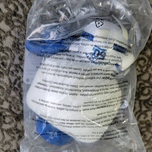 Los Angeles Dodgers Hello Kitty 50th Anniversary - Picture 2 of 6